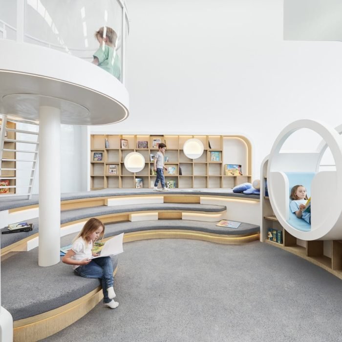 estructura arquitectónica curvilínea que ilustra la belleza y sofisticación de las formas curvas en el diseño moderno.