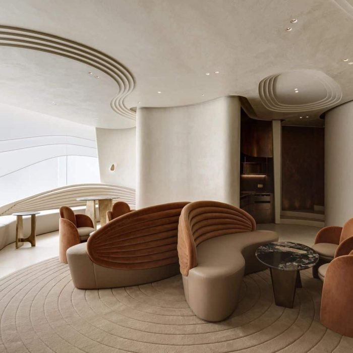 estructura arquitectónica curvilínea que ilustra la belleza y sofisticación de las formas curvas en el diseño moderno.