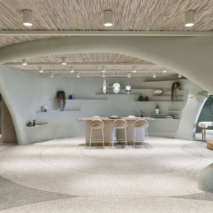 estructura arquitectónica curvilínea que ilustra la belleza y sofisticación de las formas curvas en el diseño moderno.