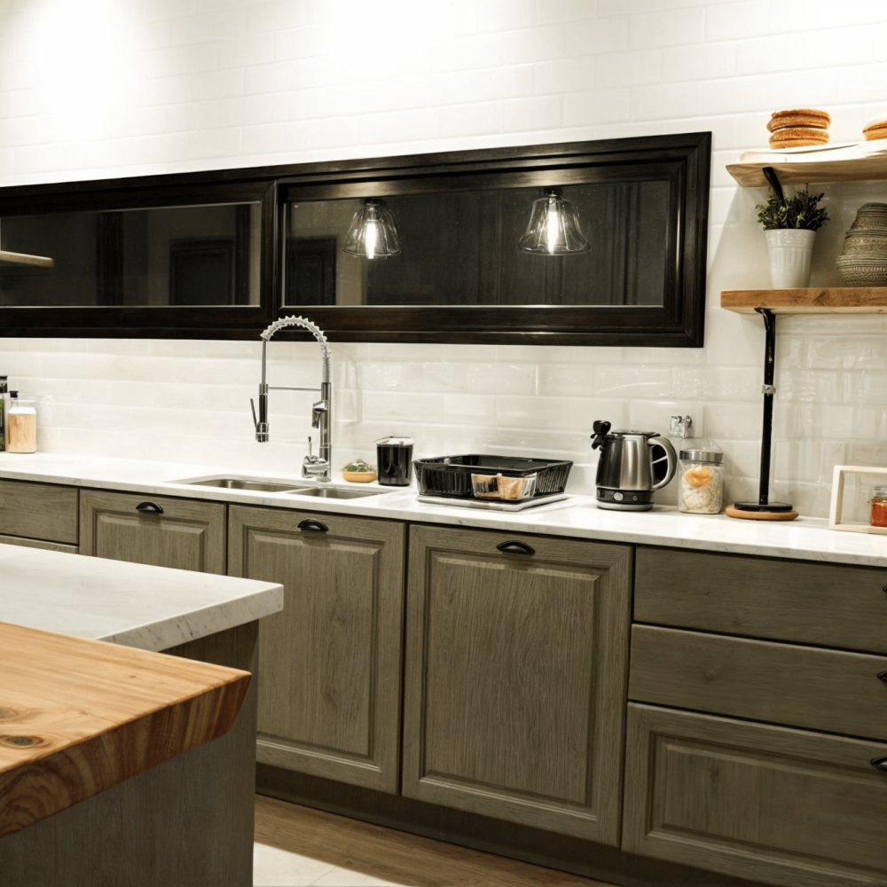 Proyecto de diseño de cocina estilo farm en La Tahona, un barrio cerrado en Canelones, Uruguay. Realizado por nuestro estudio de diseño y arquitectura, este diseño de interiores combina lo moderno y lo rústico en una cocina funcional. Un ejemplo destacado de diseño en barrios cerrados, cercano a Montevideo y Carrasco