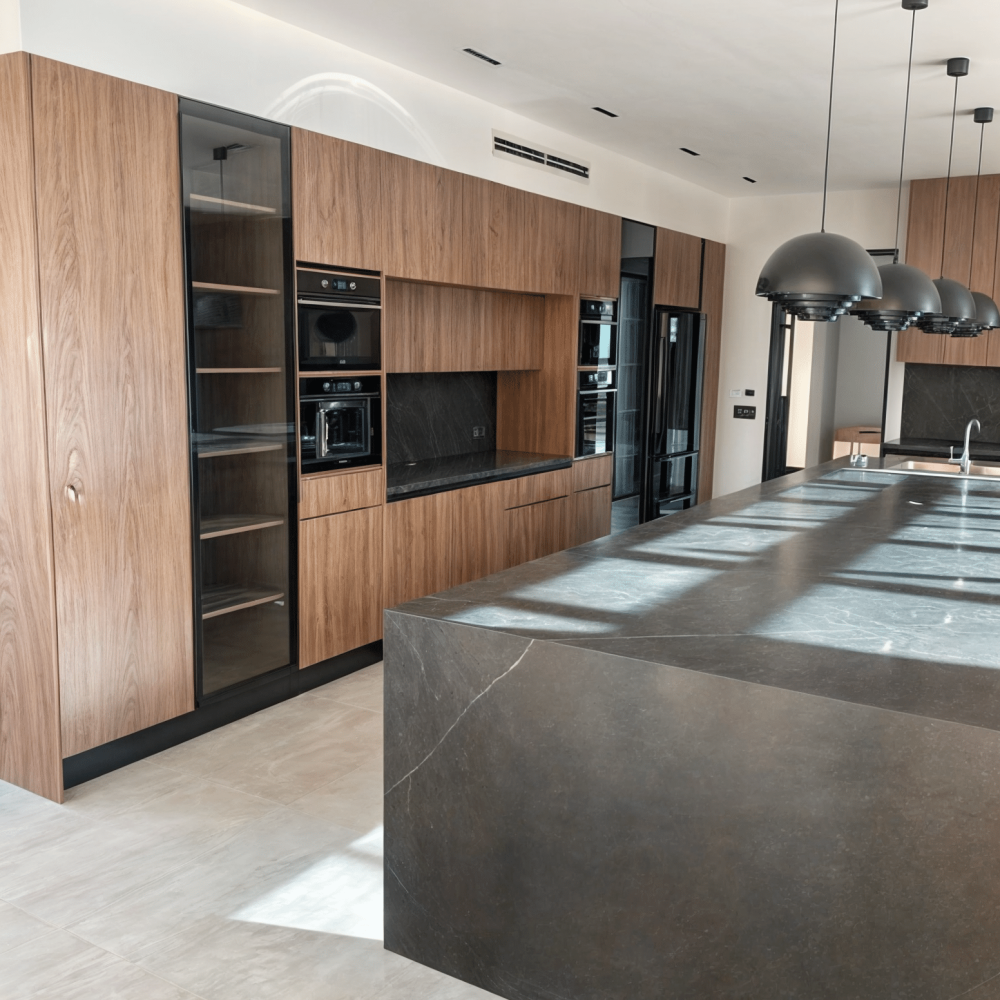 Diseño de cocina en Carmel Barrio Privado. Este proyecto de diseño de interiores de cocina combina elegancia y funcionalidad