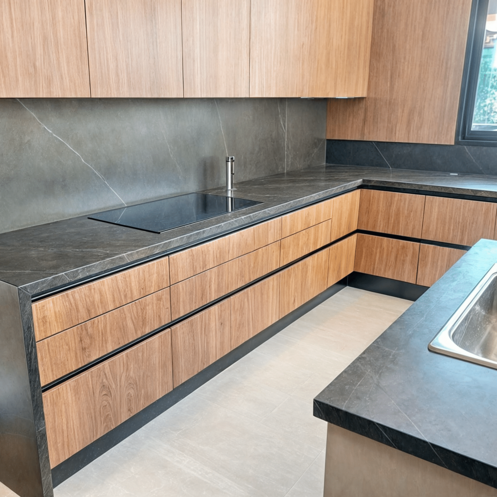 Diseño de cocina en Carmel Barrio Privado. Este proyecto de diseño de interiores de cocina combina elegancia y funcionalidad