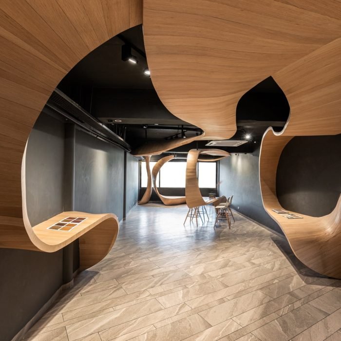 estructura arquitectónica curvilínea que ilustra la belleza y sofisticación de las formas curvas en el diseño moderno.